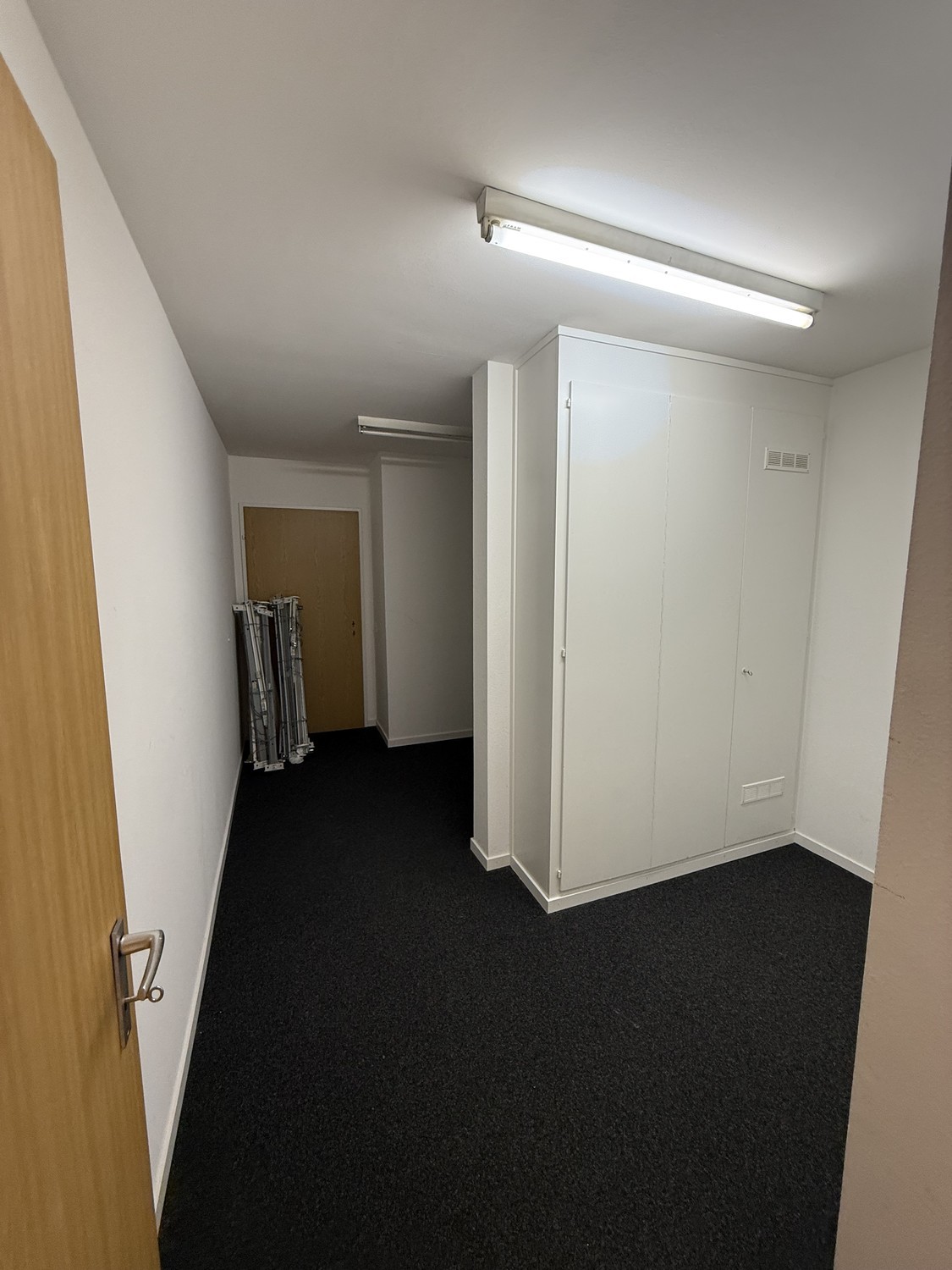 128m² commercial