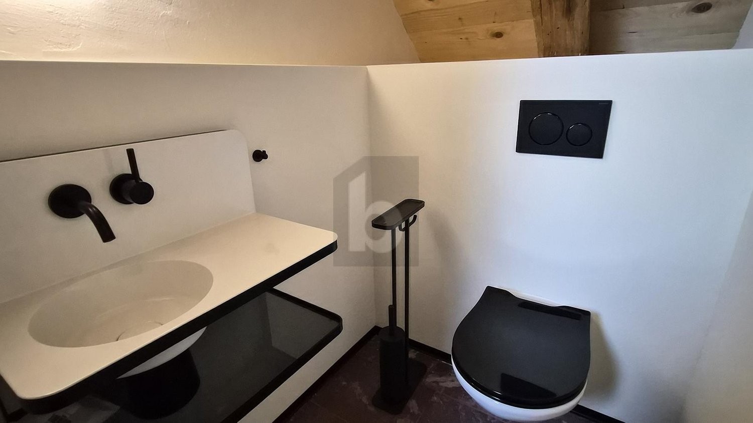 3 rooms roof flat