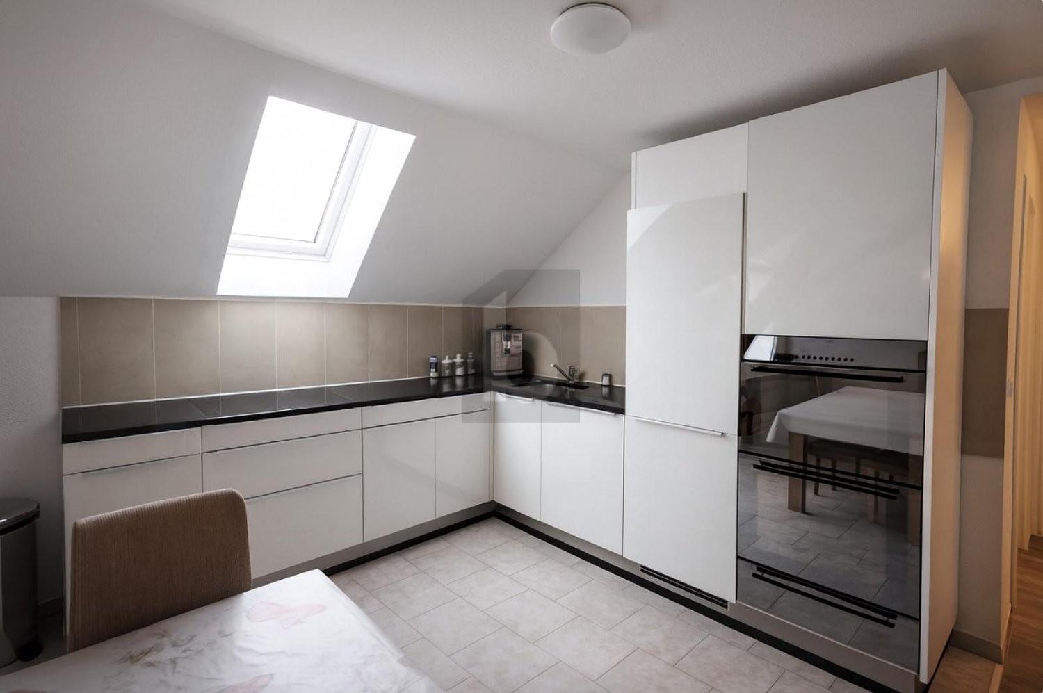 1231m² living / commercial building