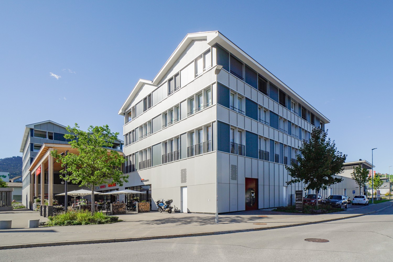 121m² office