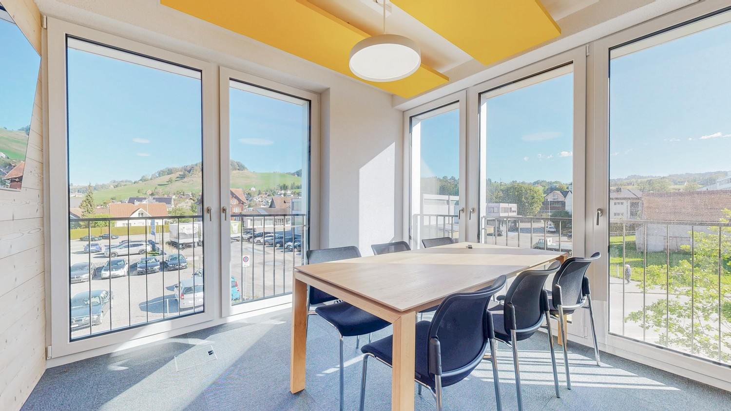 121m² office