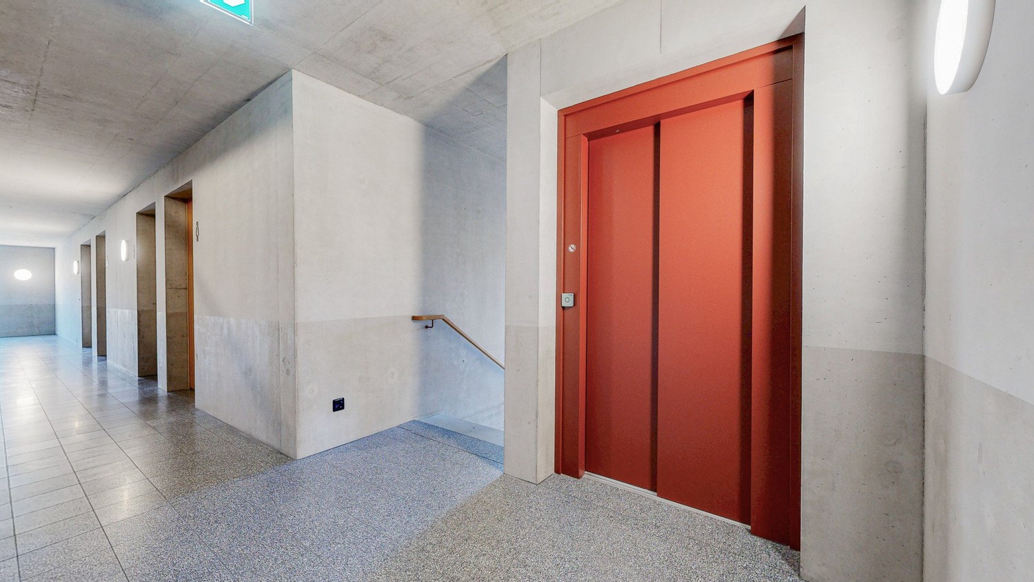 121m² office