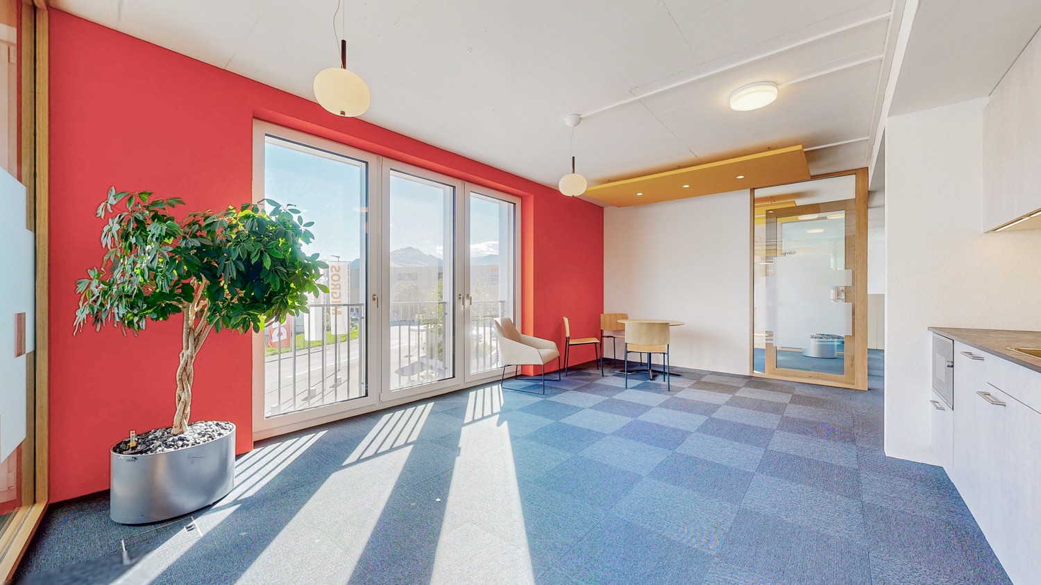 121m² office