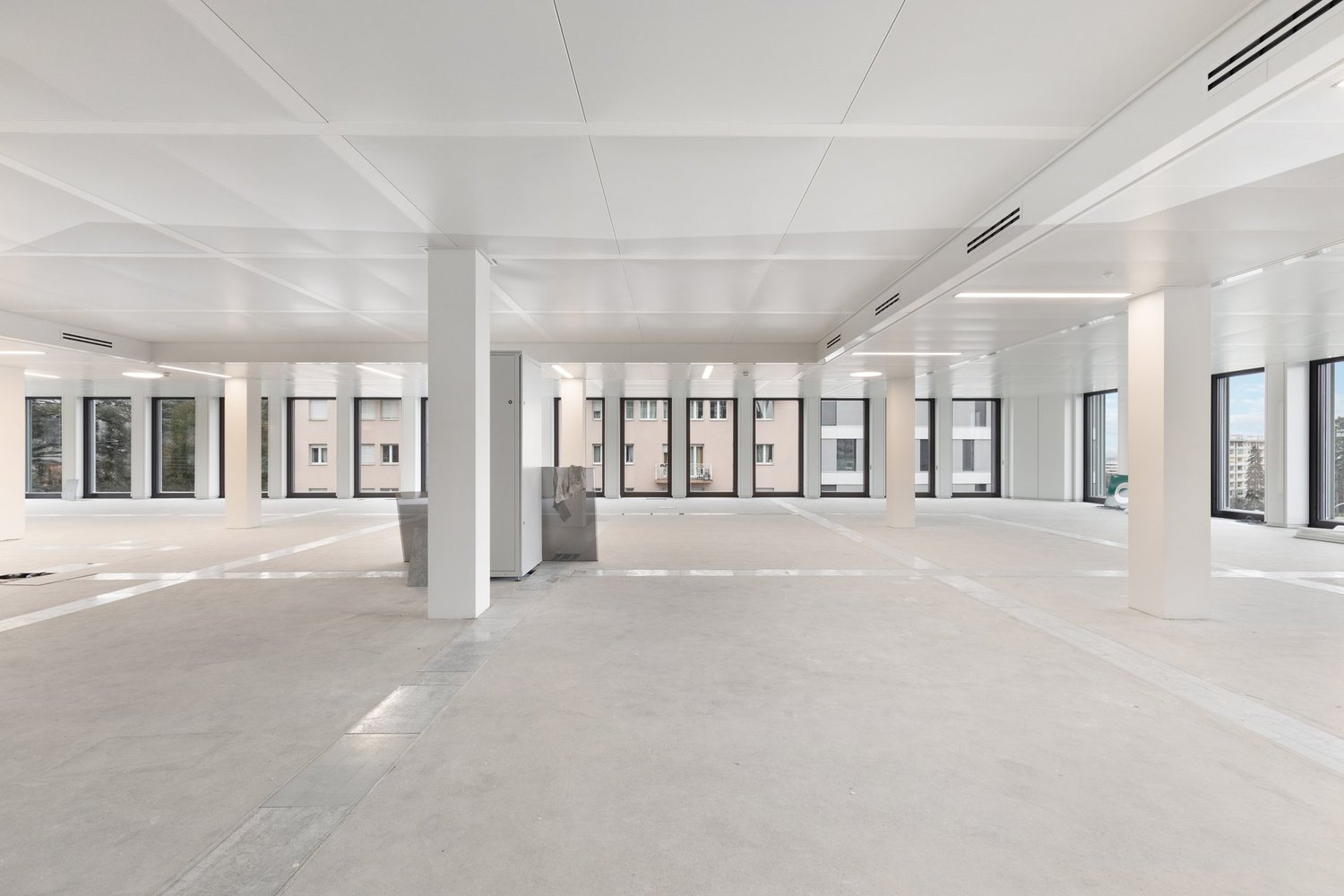 257m² office