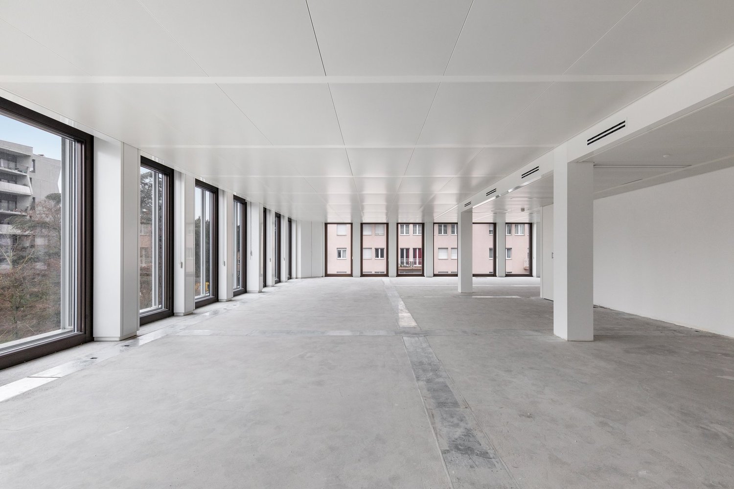 257m² office