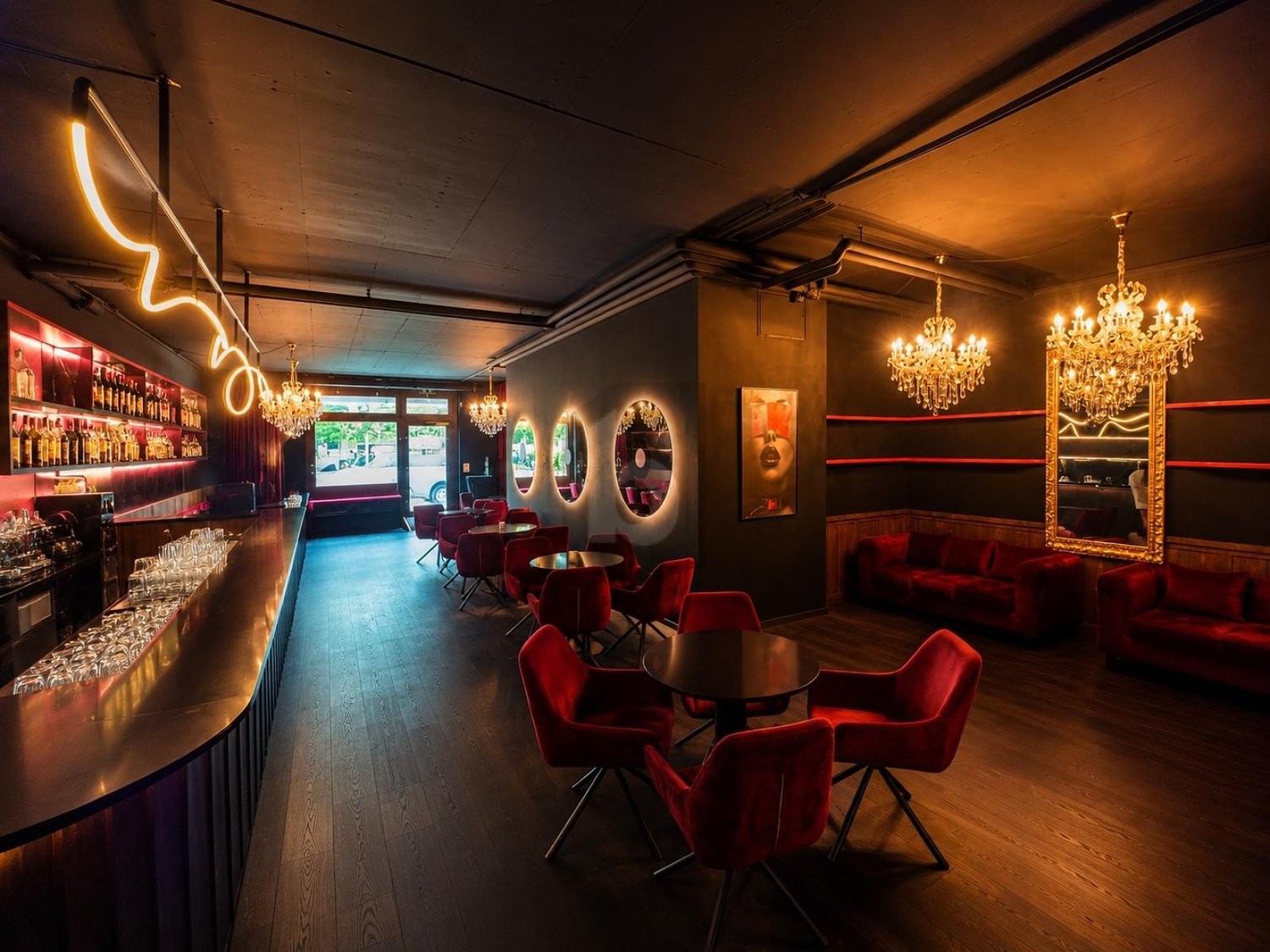 136m² restaurant