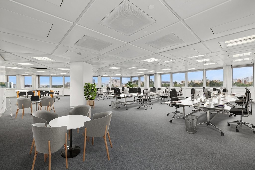 417m² office