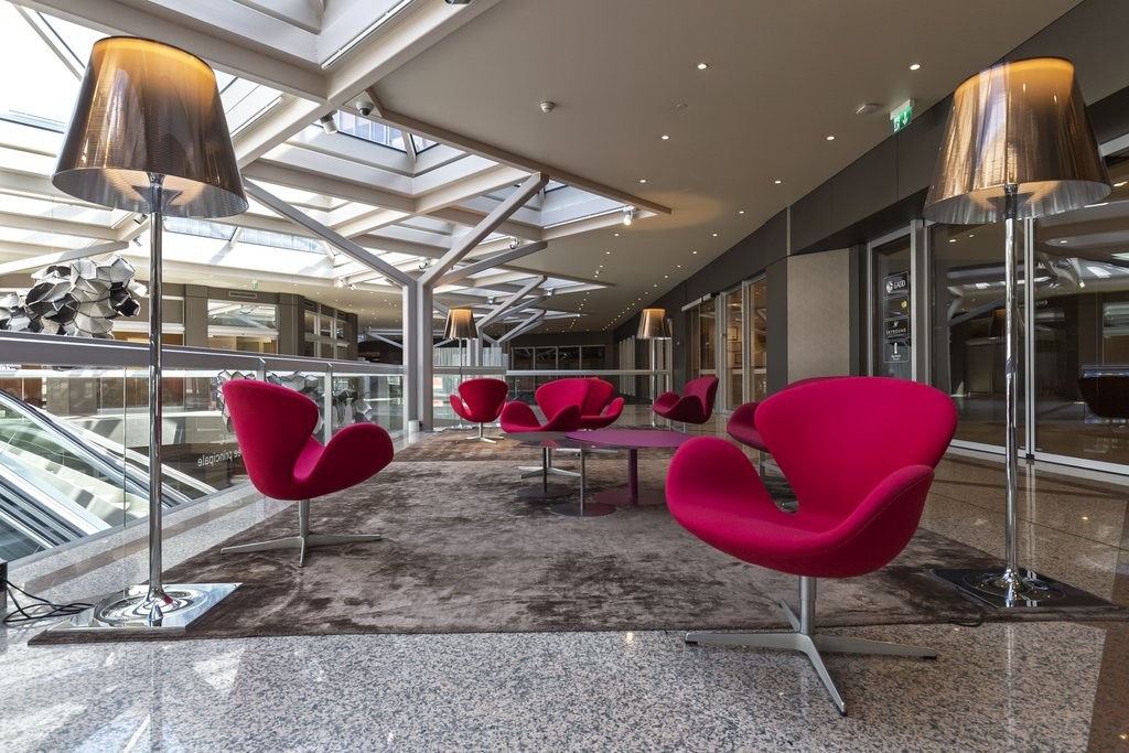 417m² office