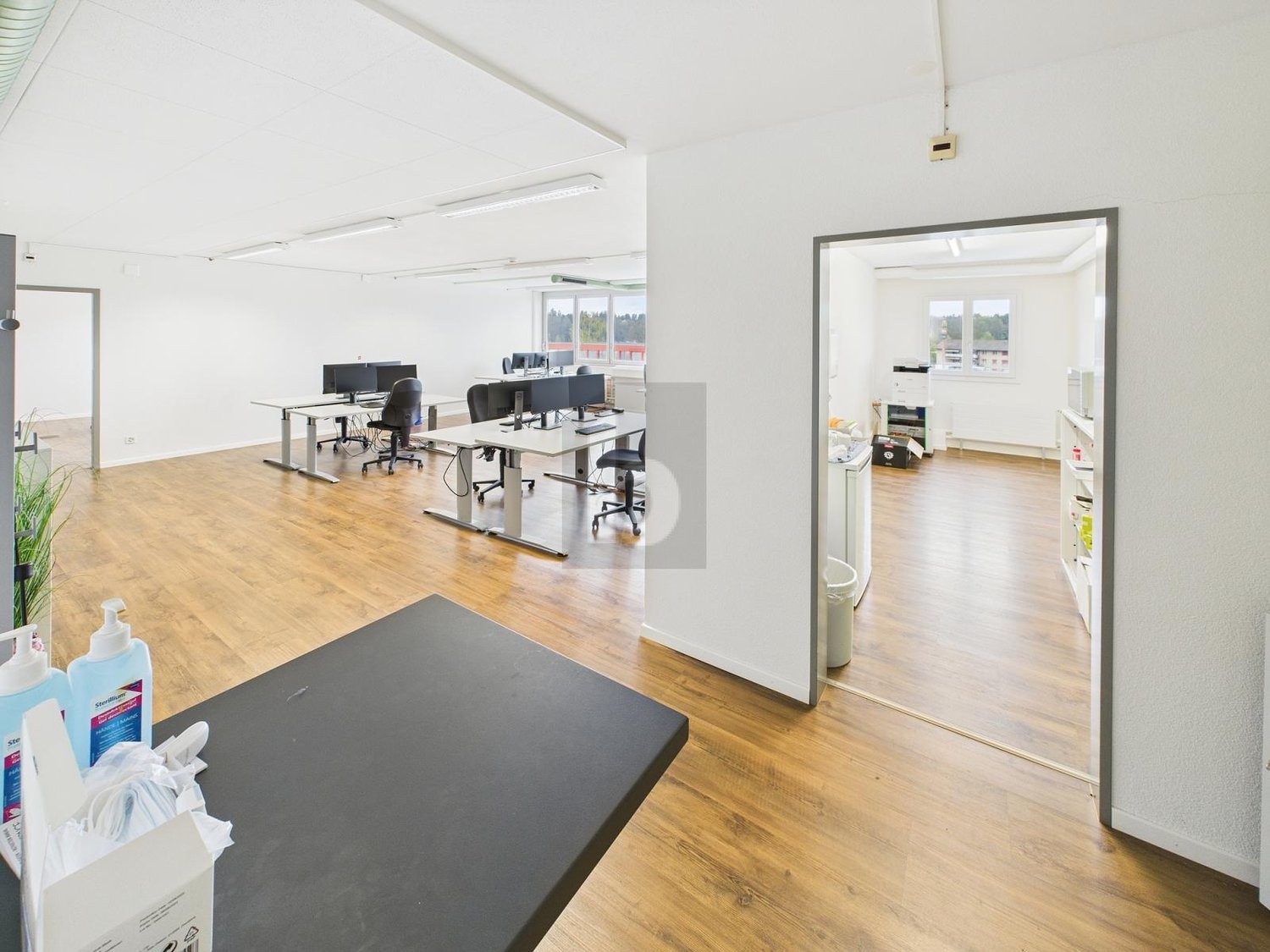 115m² office
