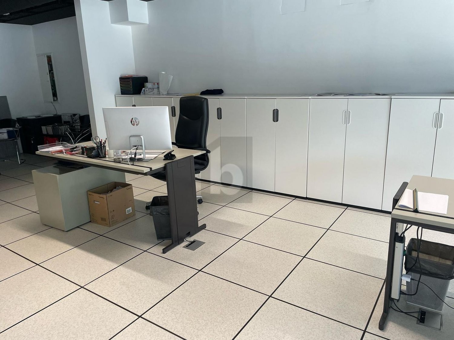 150m² office