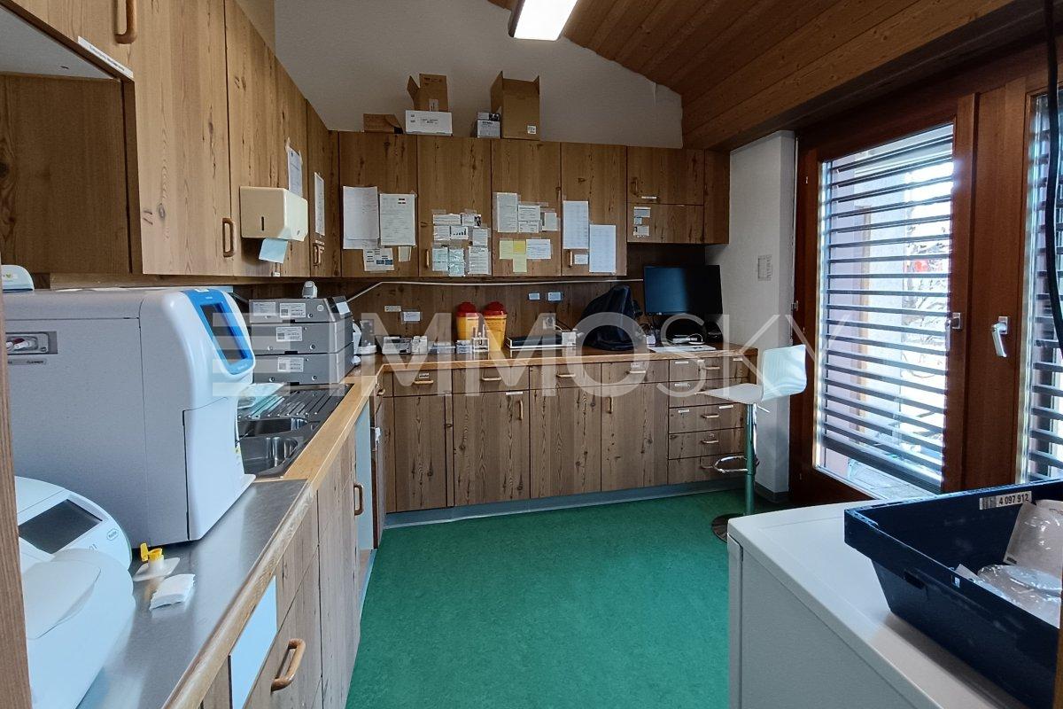 170m² commercial