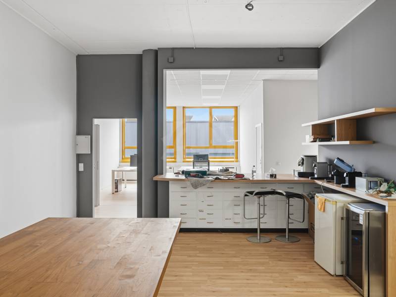 348m² Büro, Foto 3 von 10