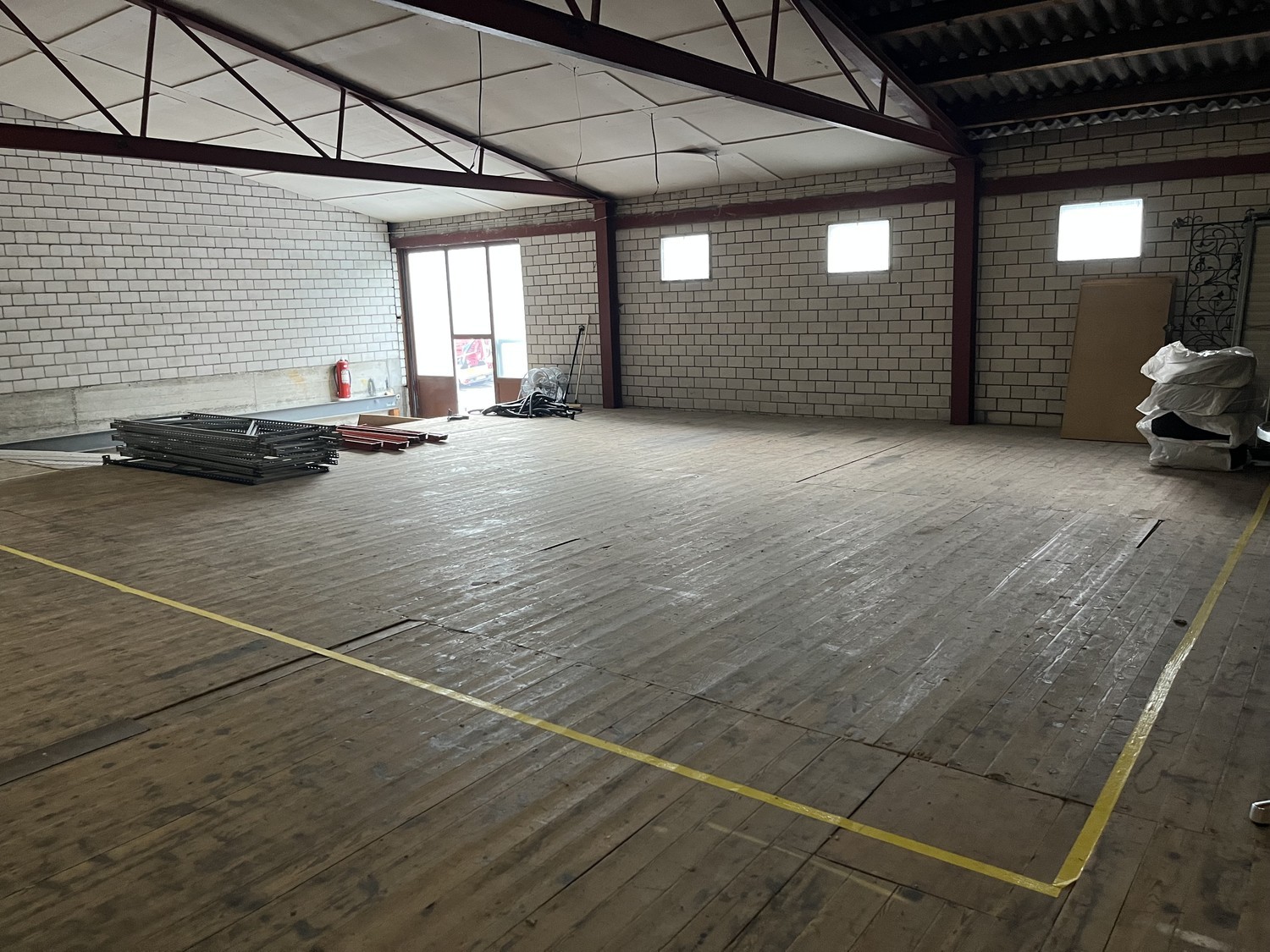 80m² commercial, photo 1 of 3