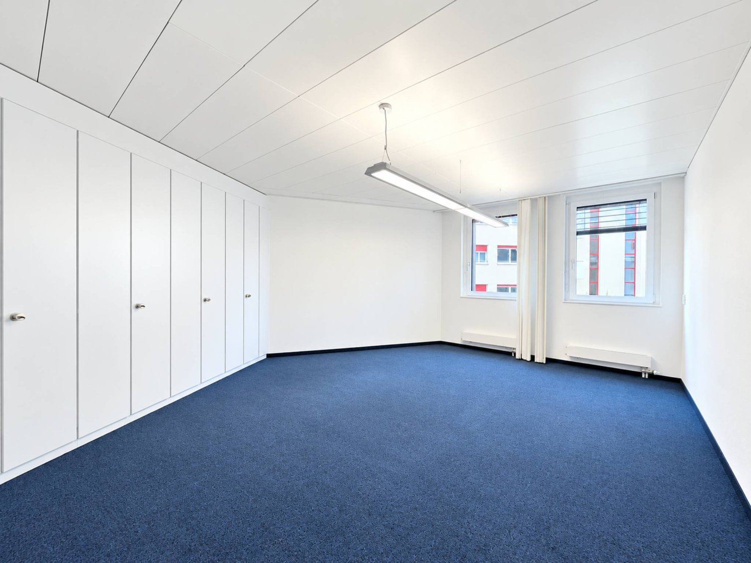 470m² office