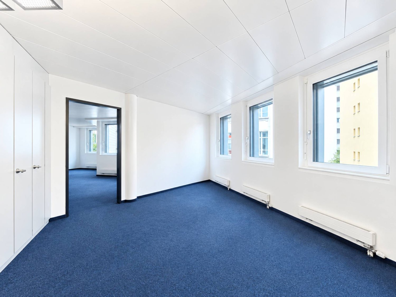 470m² office