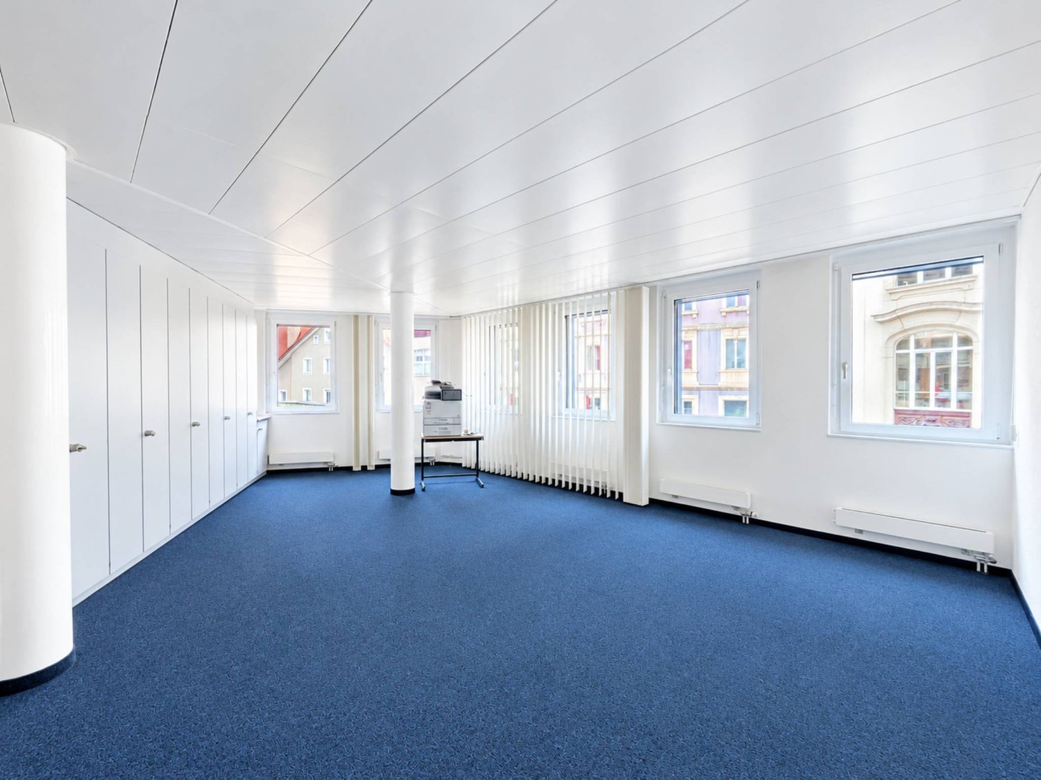 470m² office