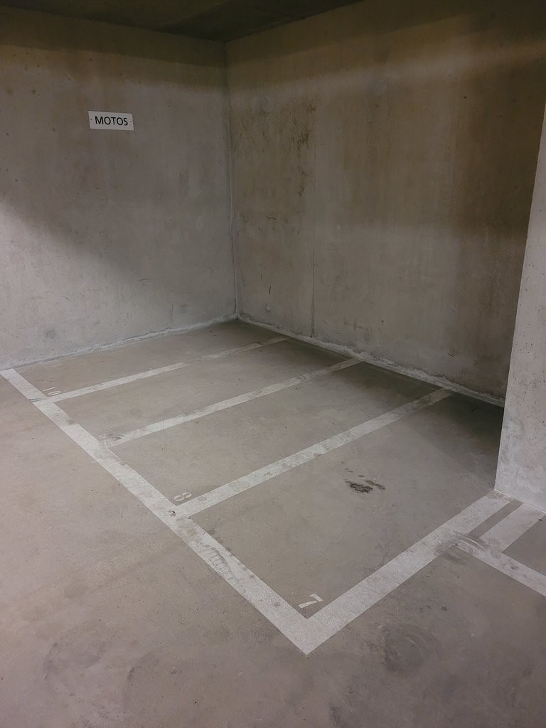 Überdachter Veloparkplatz