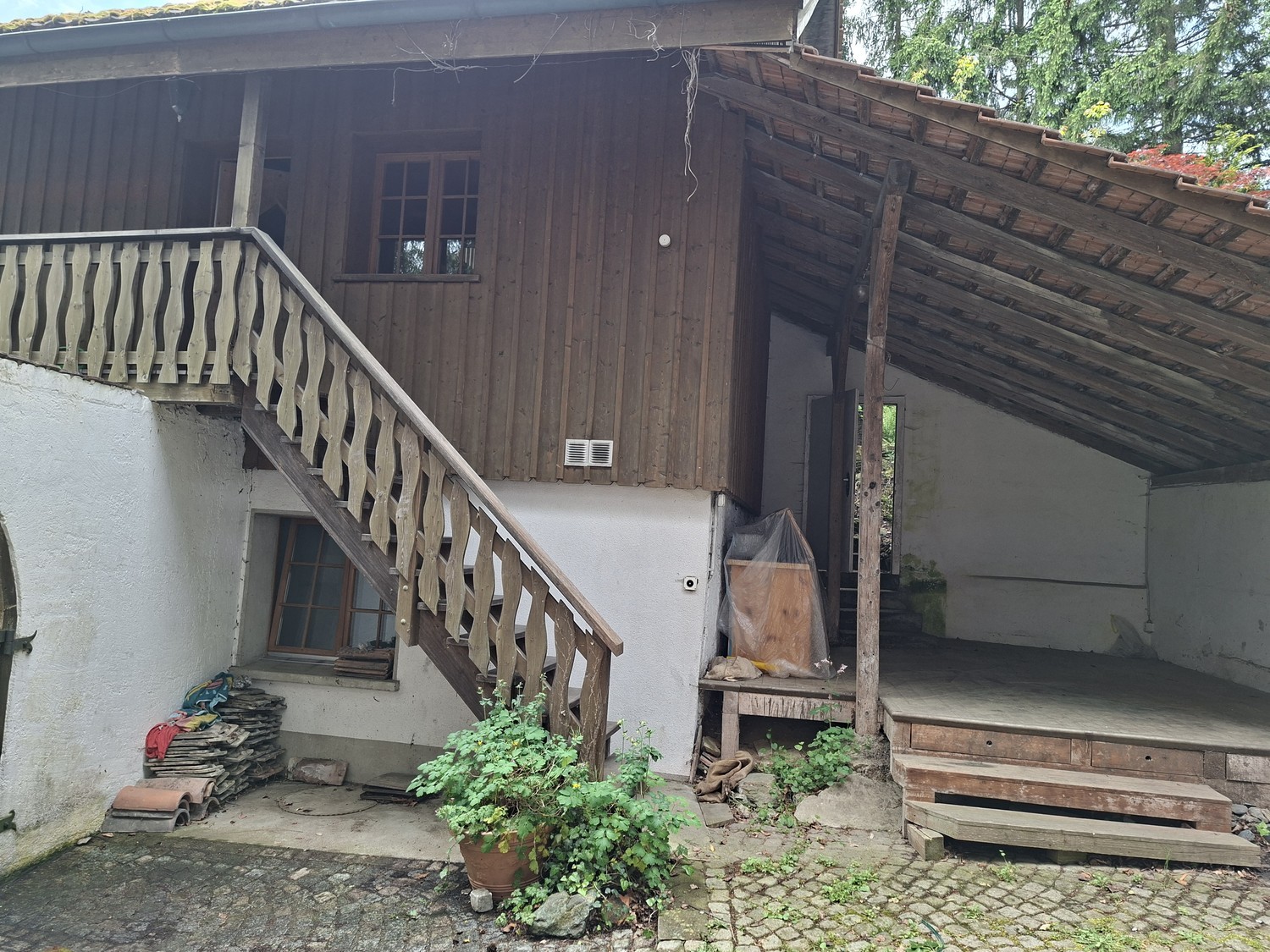 105m² commercial