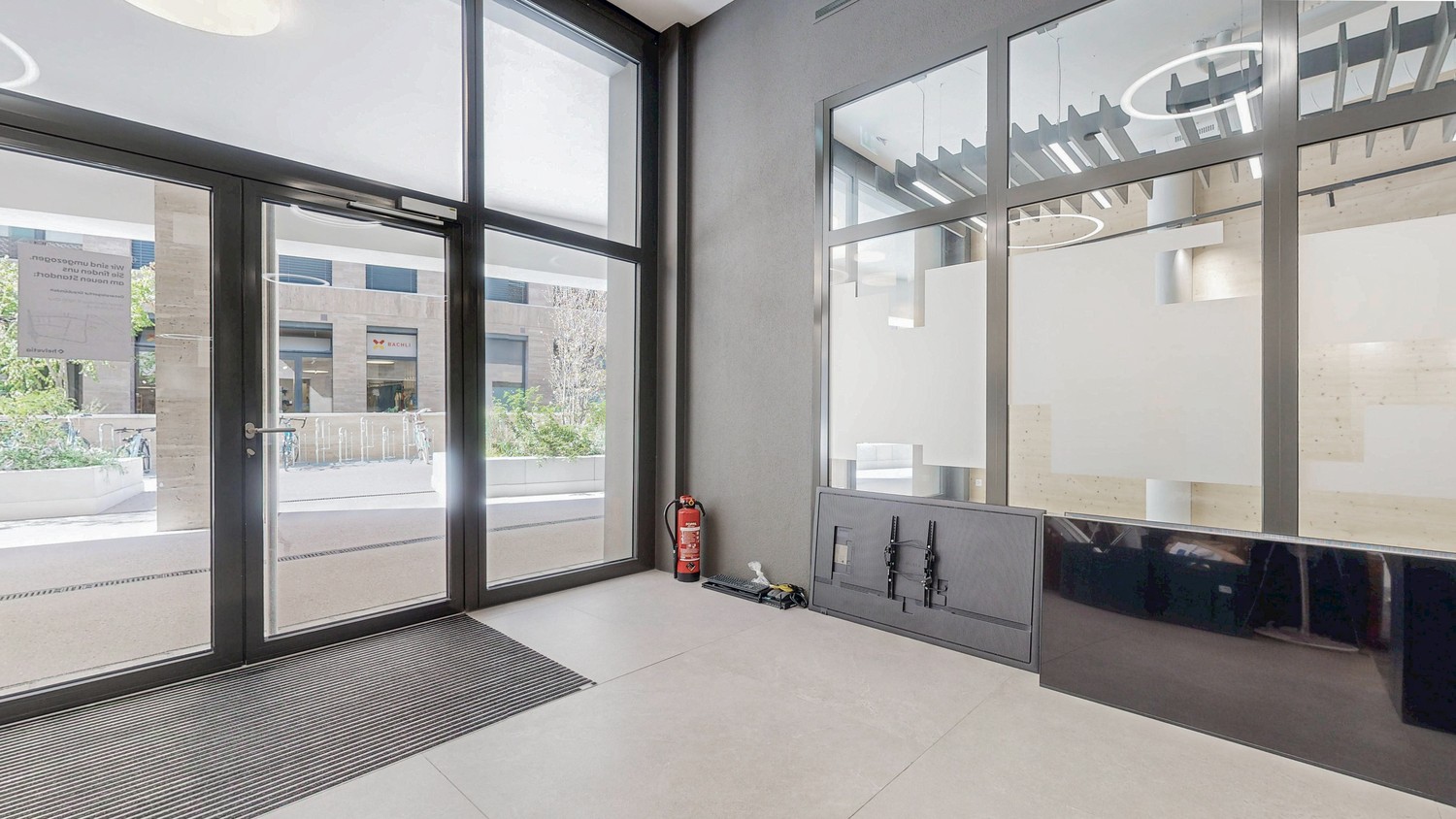 345m² office