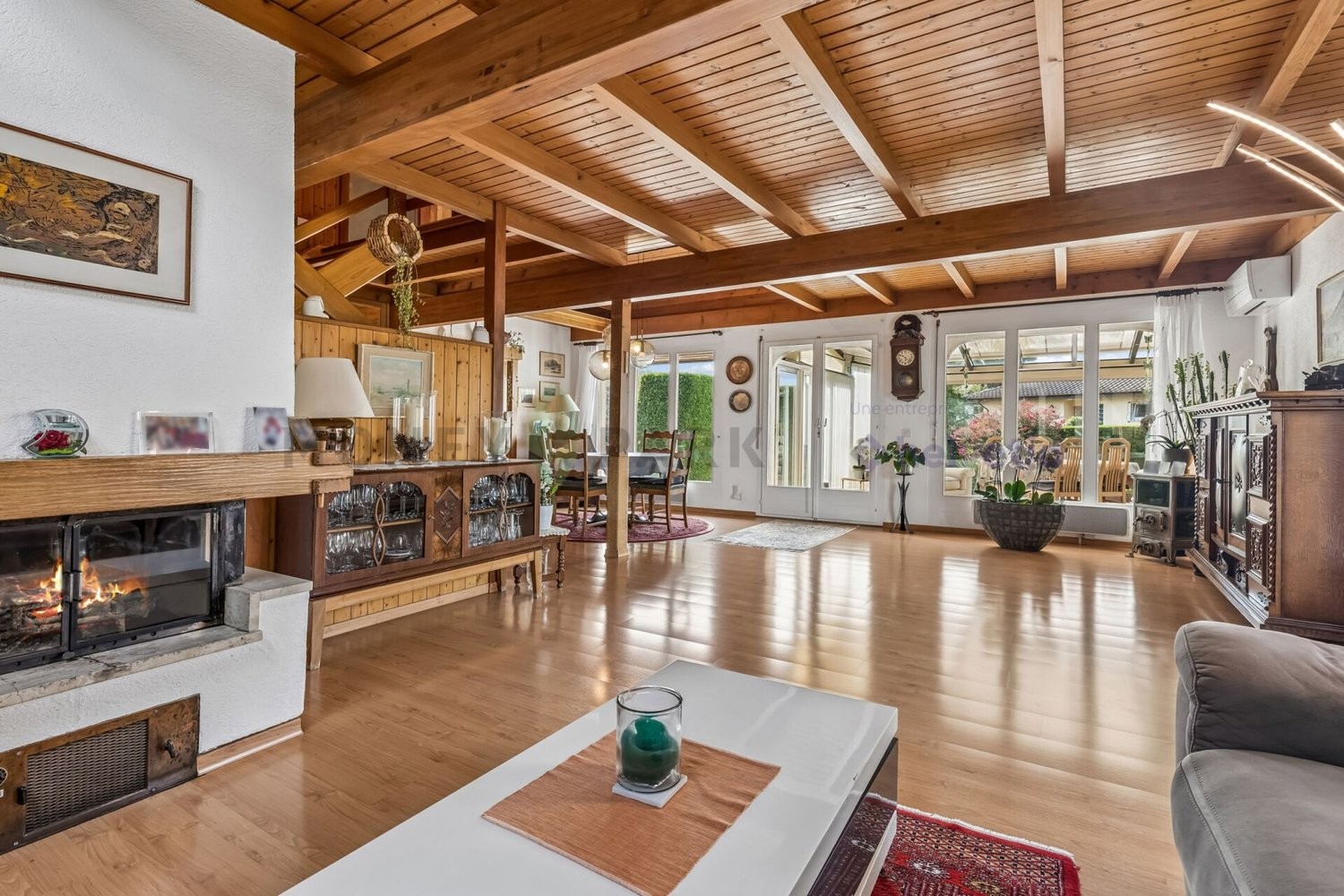 5 rooms villa