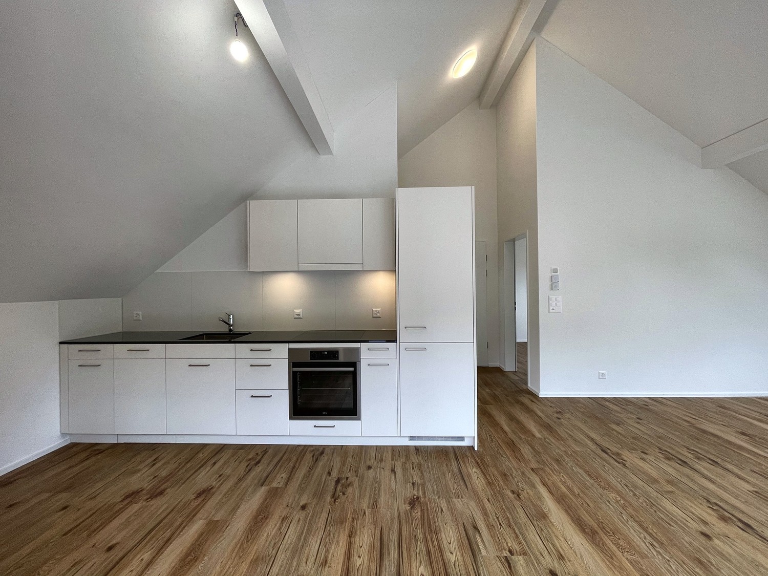 2 ½ rooms roof flat, Foto 1 von 8