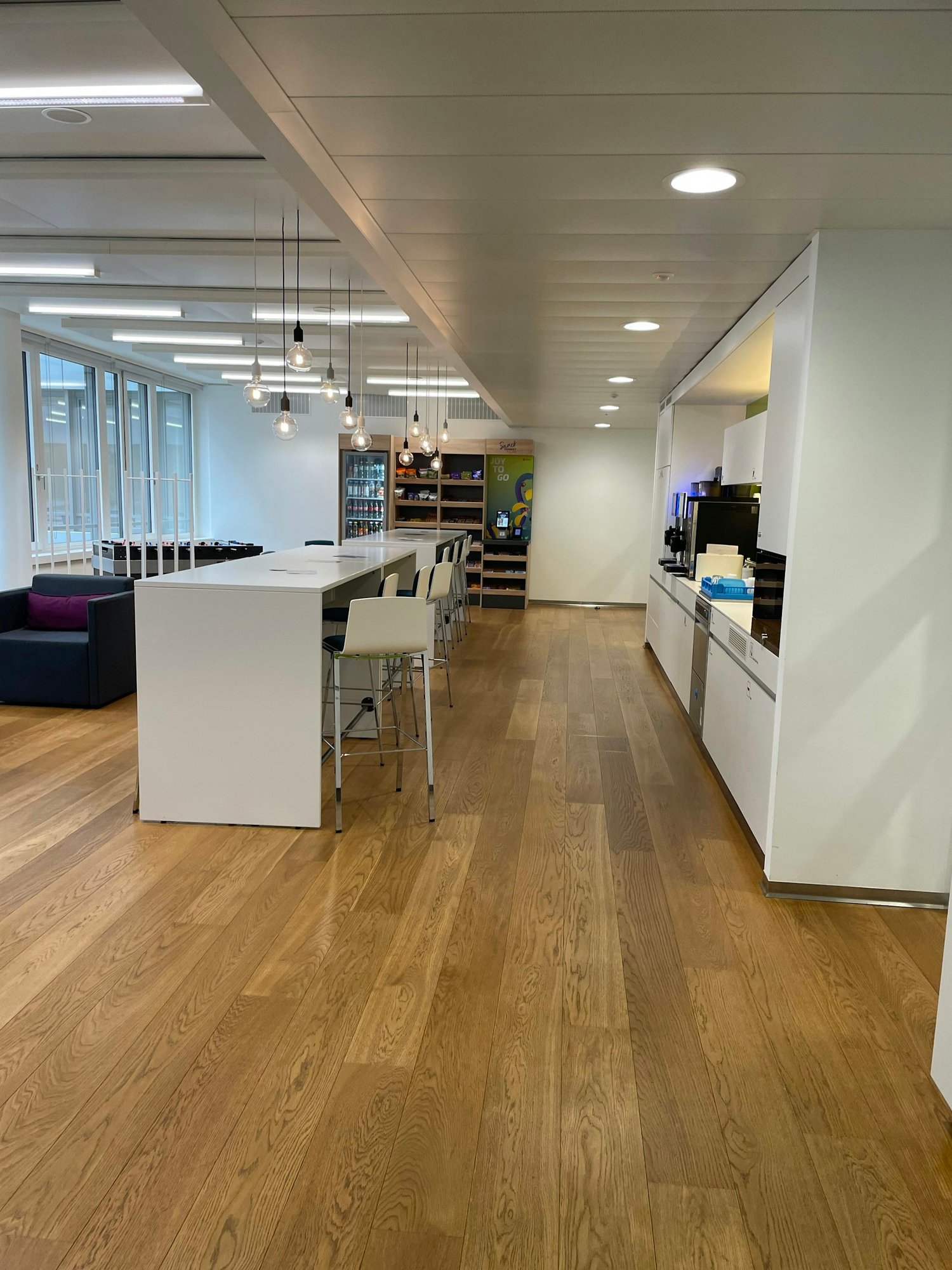 2980m² office