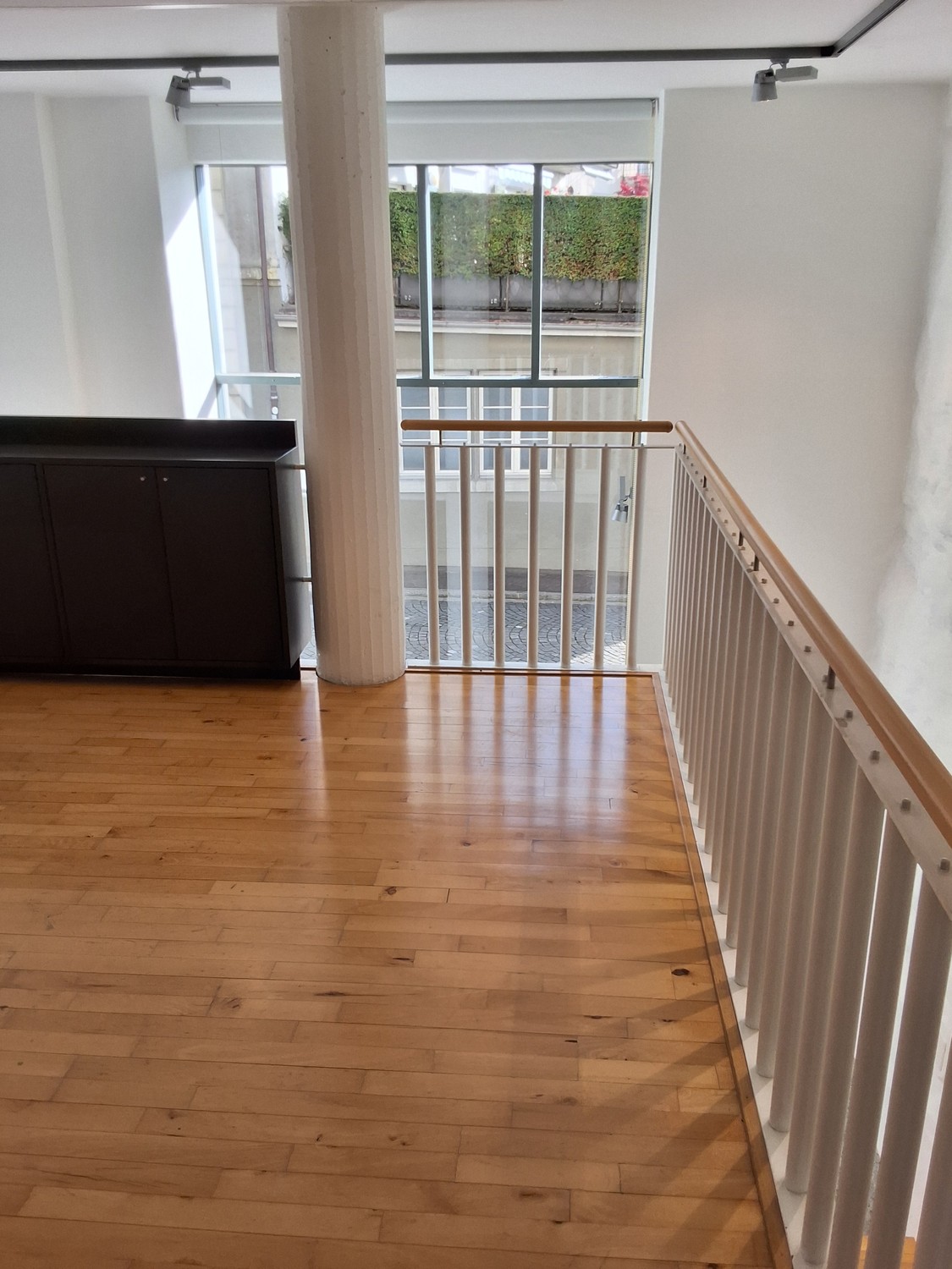 89m² commercial