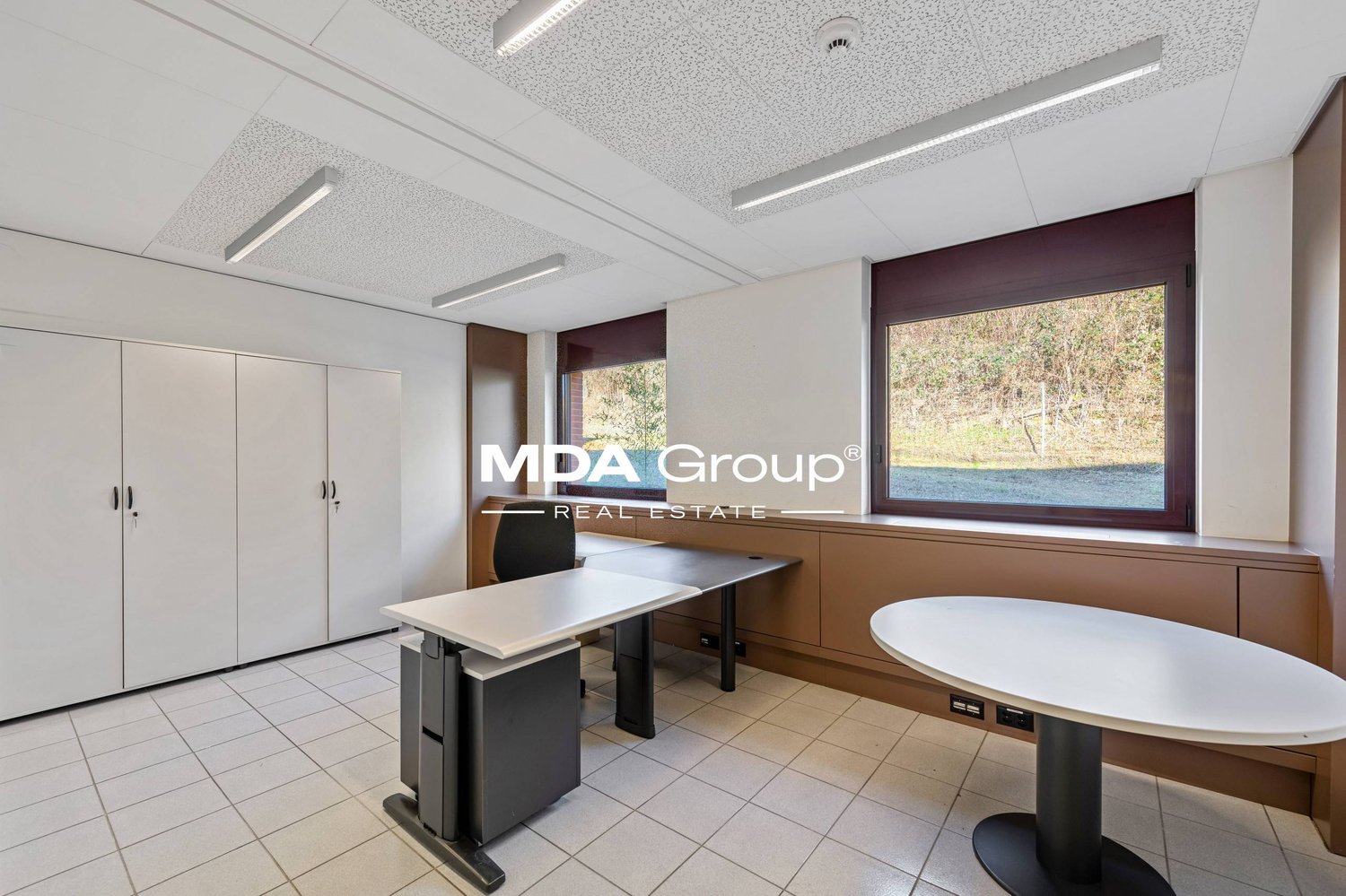 332m² Büro, Foto 1 von 10