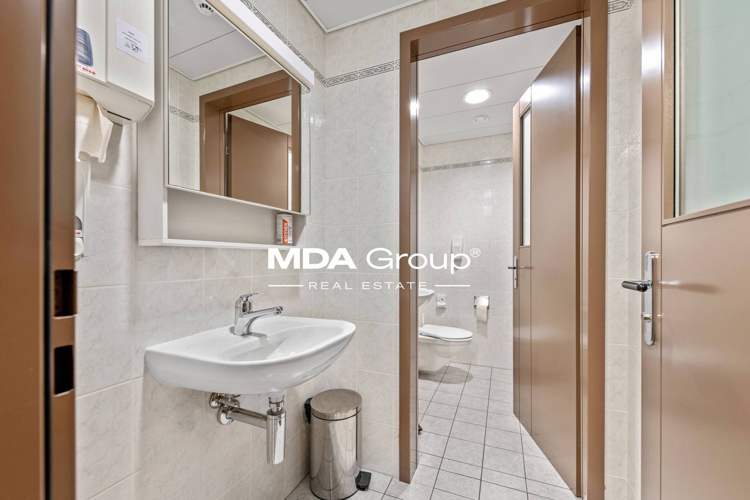 332m² Büro, Foto 8 von 10