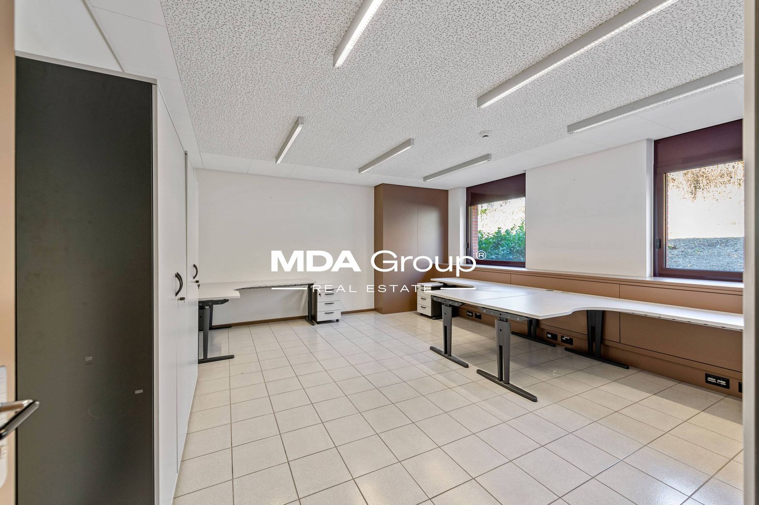 332m² Büro, Foto 3 von 10