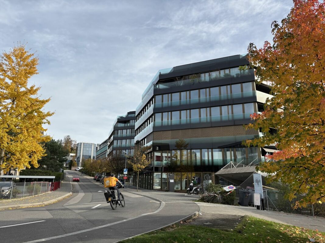 255m² Büro, Foto 3 von 10