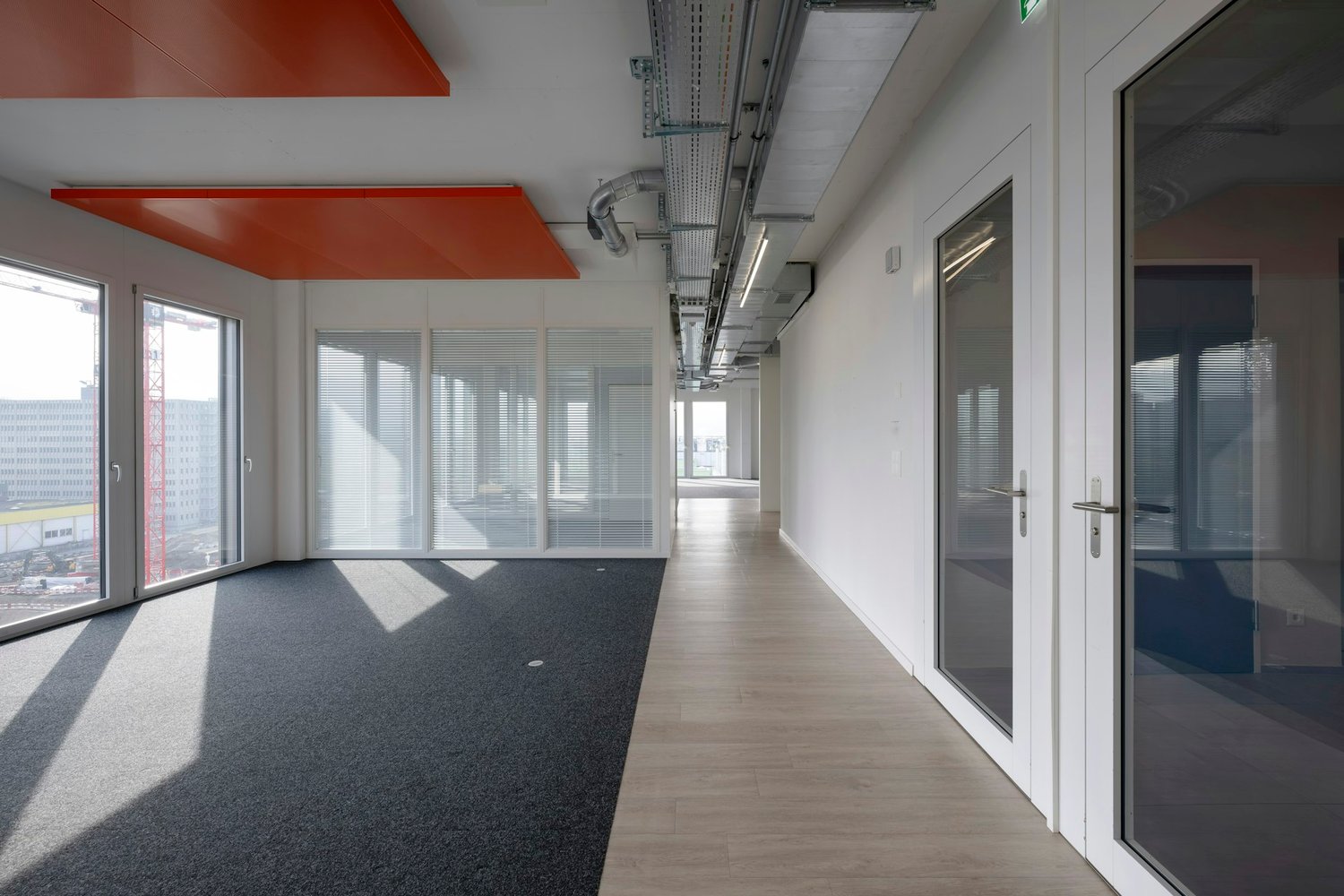 150m² office