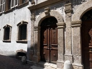 15 rooms apartment