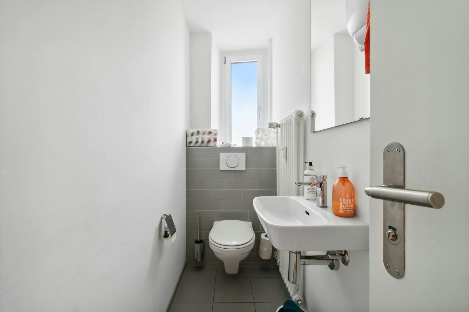 189m² office
