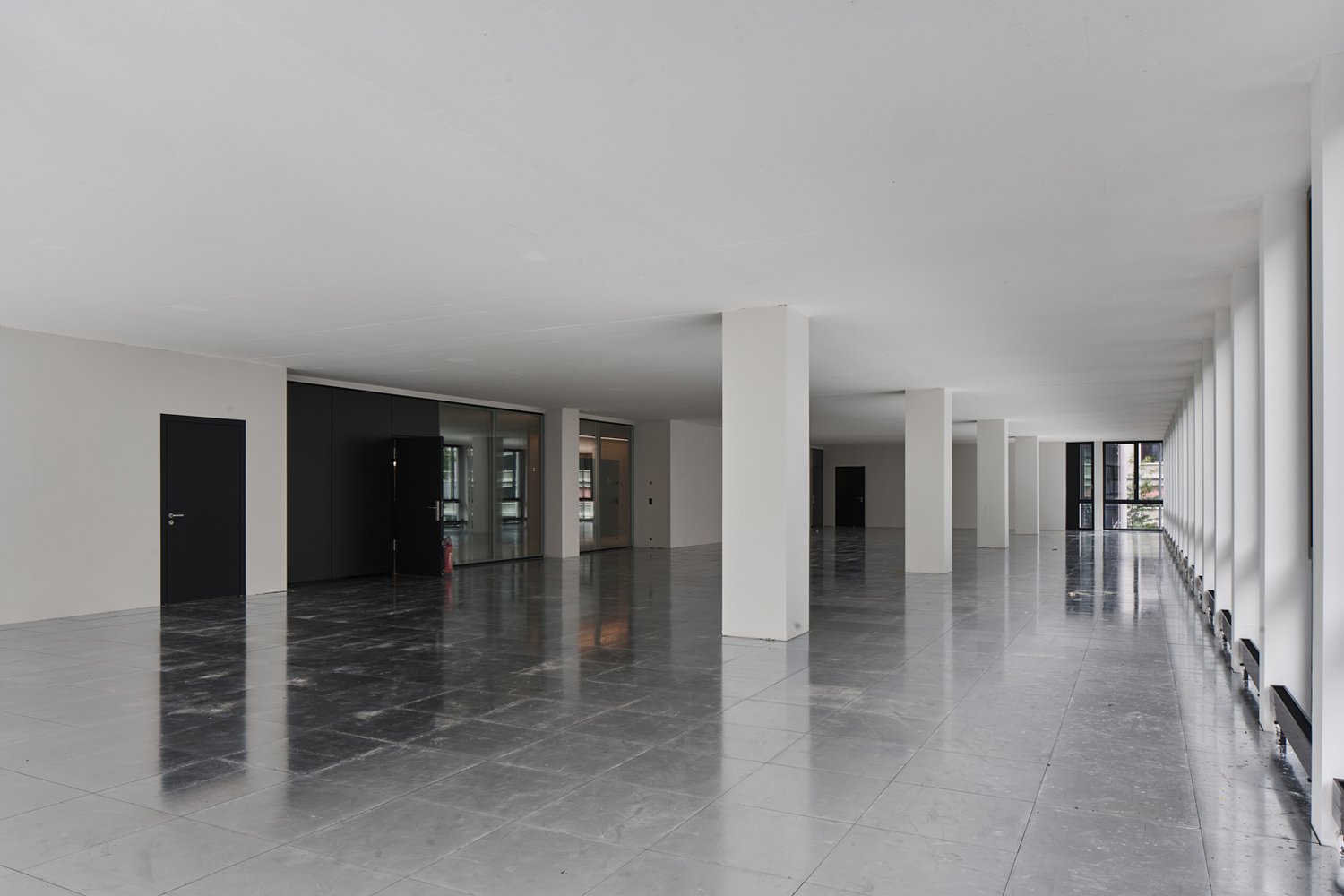 1990m² commercial, Foto 3 von 9