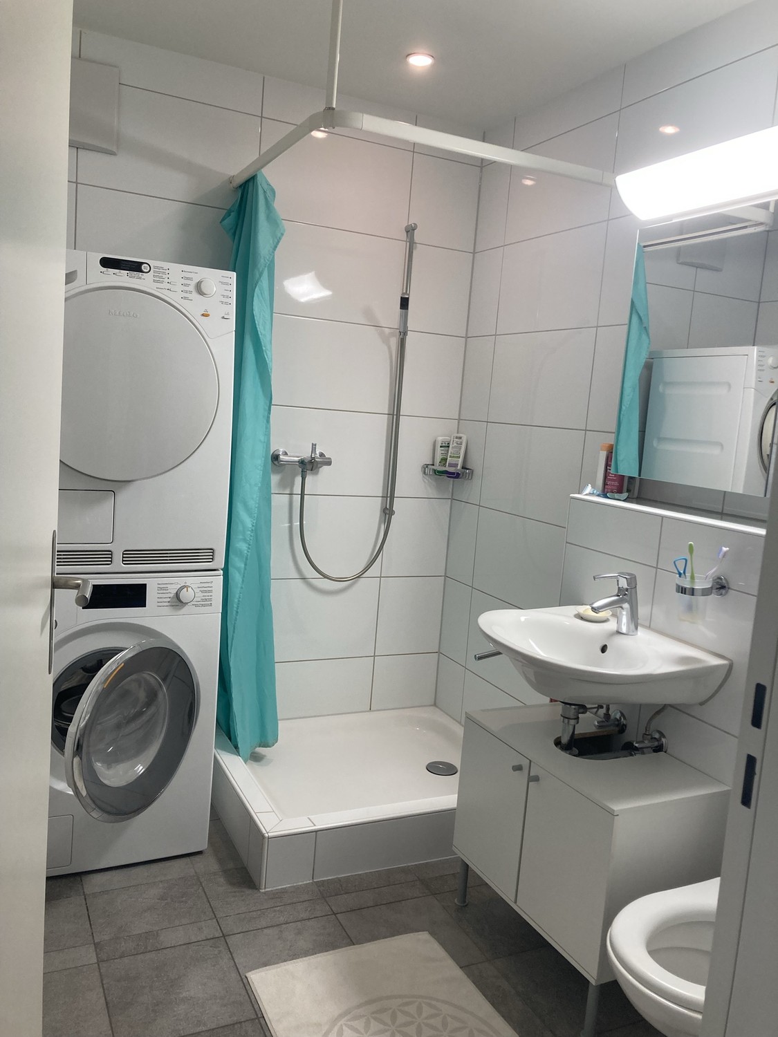 Chambre dans un appartement partagé