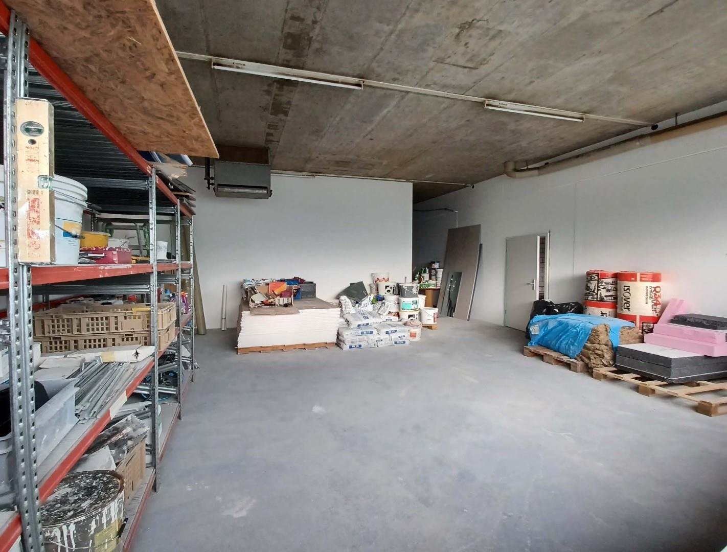 Commercial, Foto 2 von 4