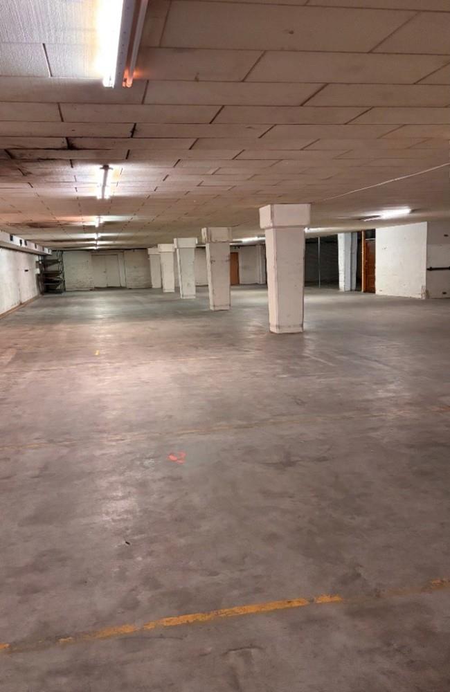 454m² storage room, Foto 1 von 3