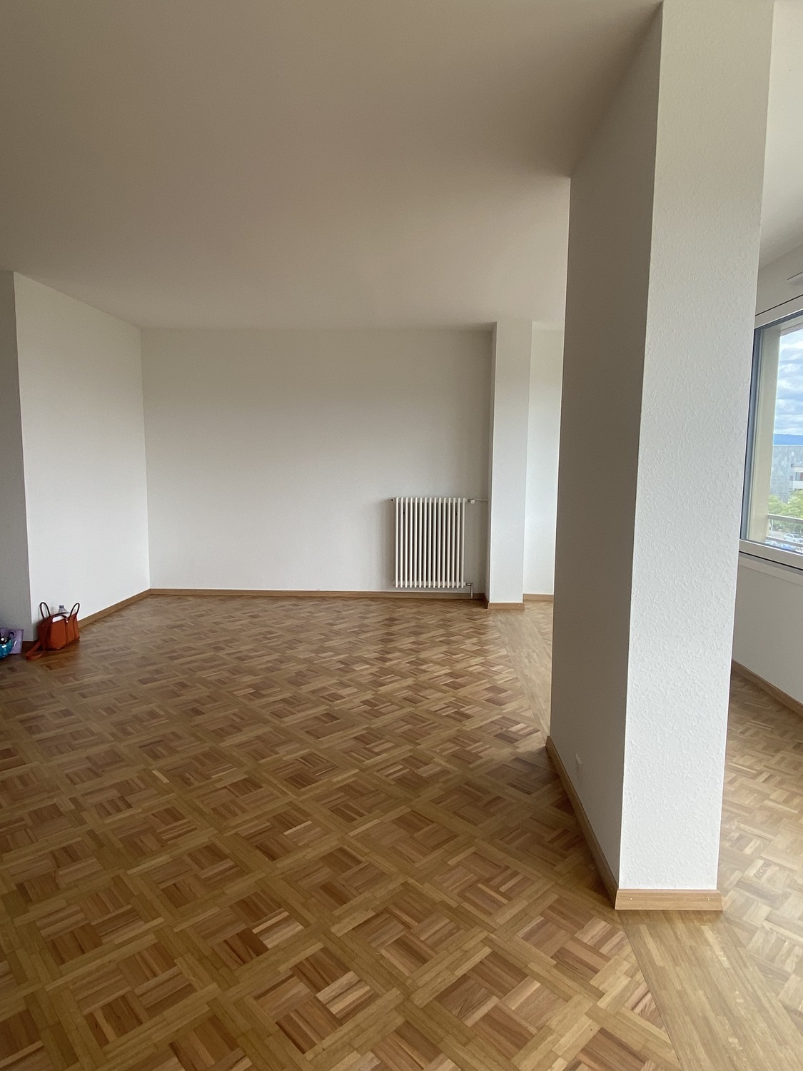 5 rooms apartment