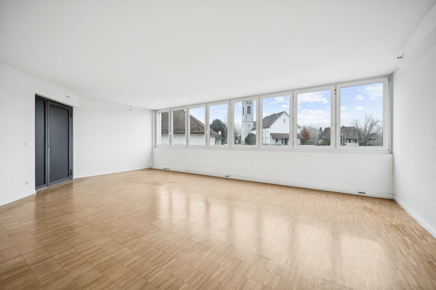 248m² office