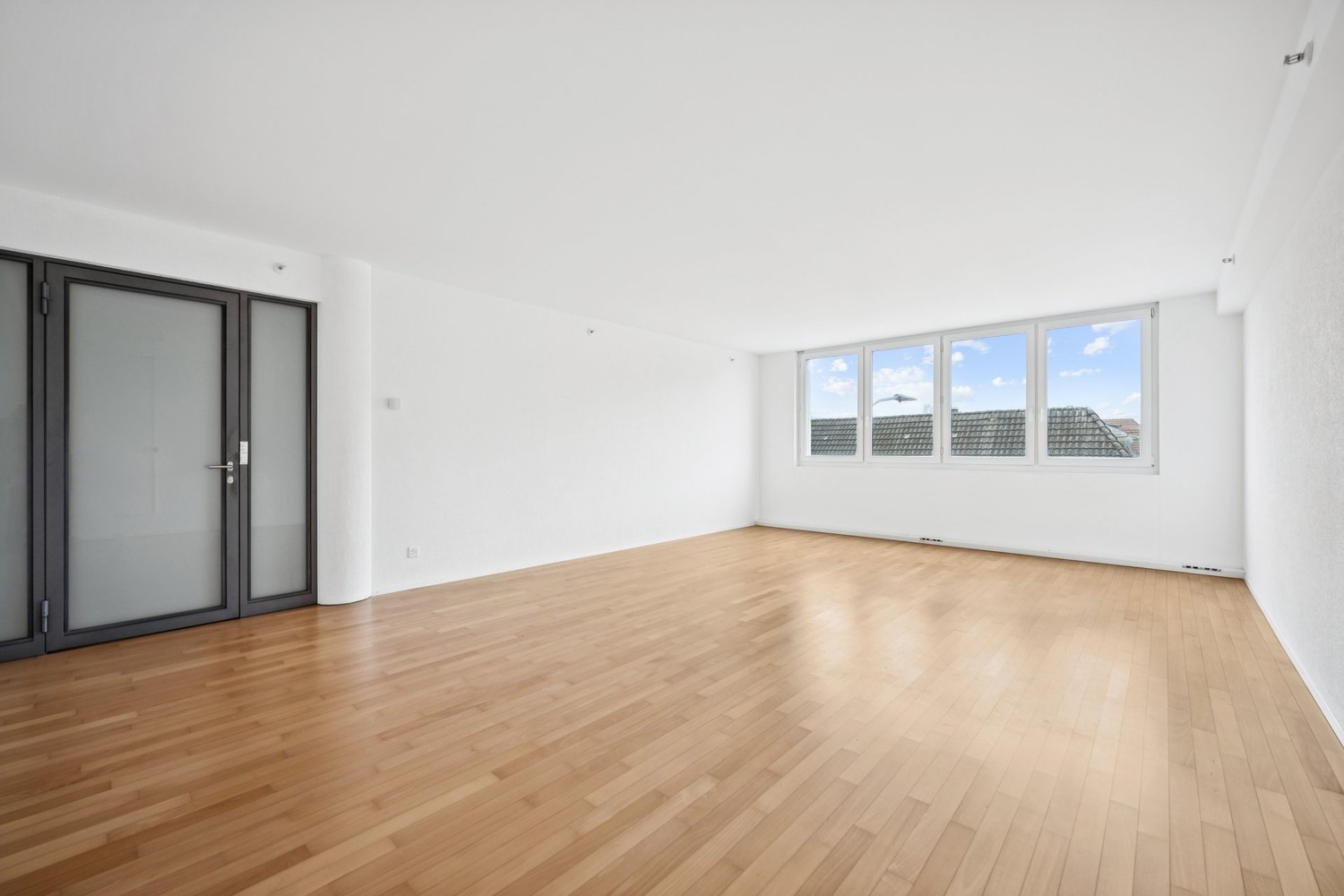 248m² office