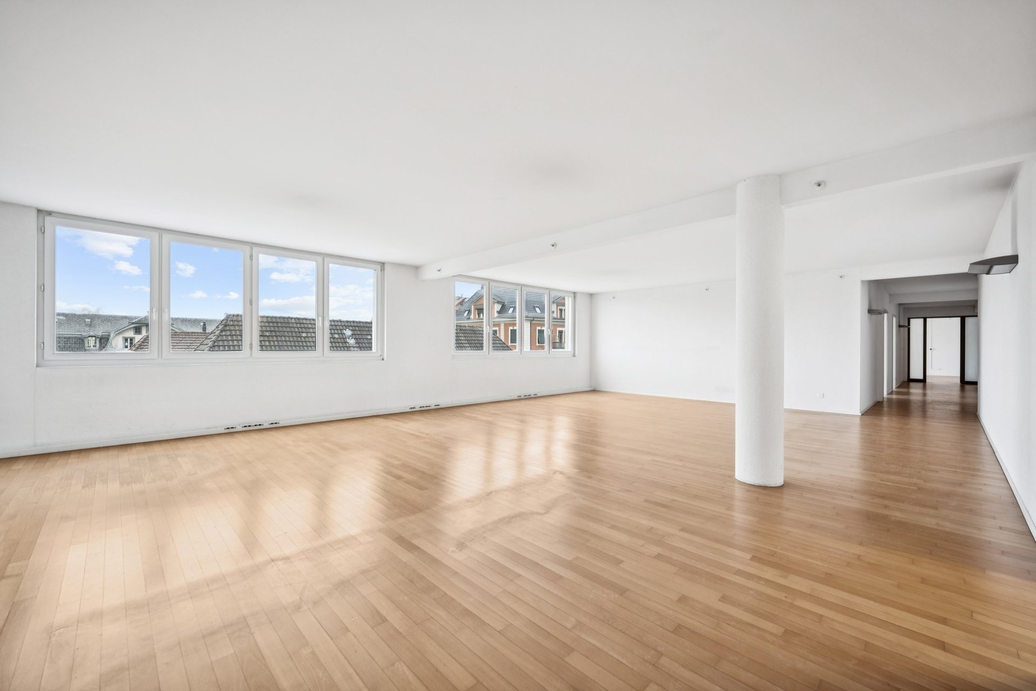 248m² office