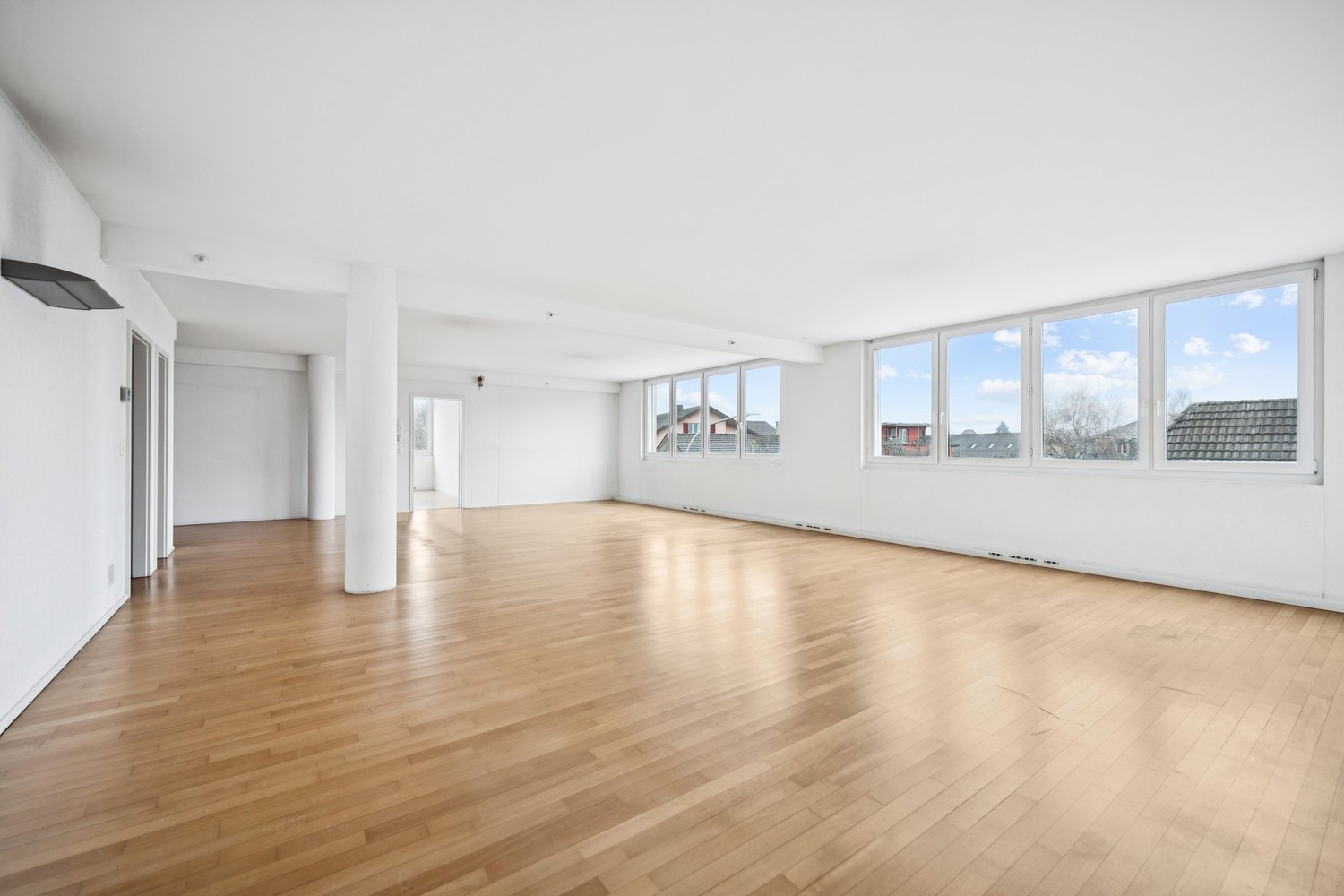 248m² office