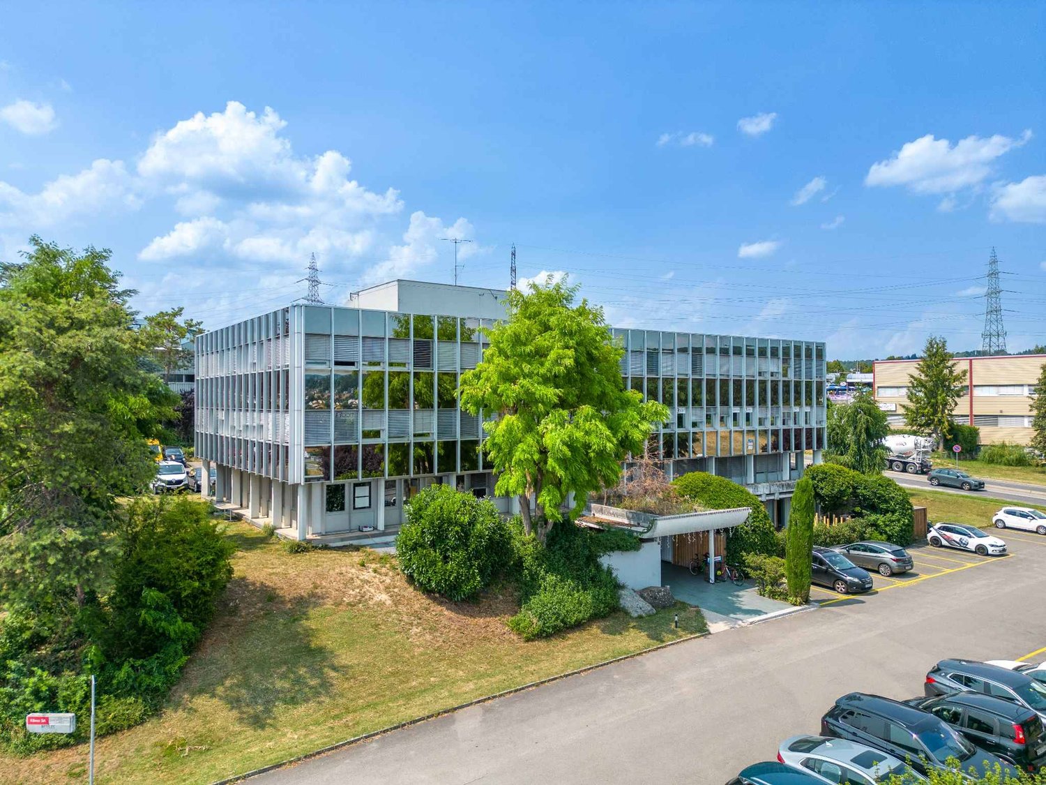 626m² Büro, Foto 2 von 6