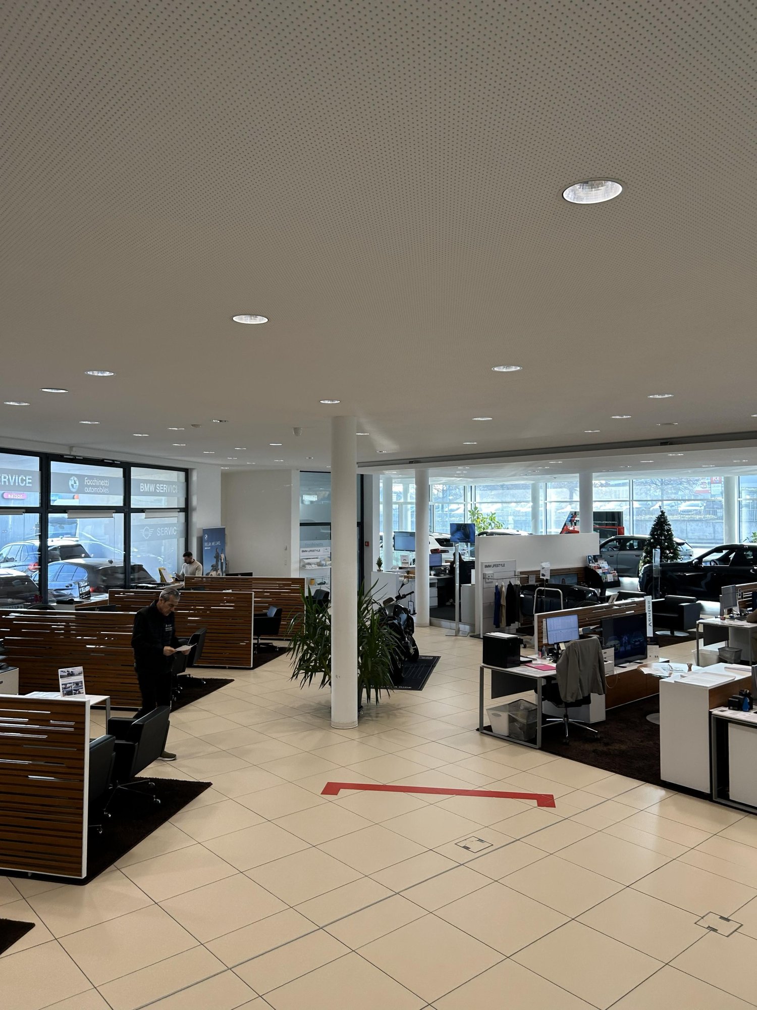 2984m² shop, foto 5 di 9