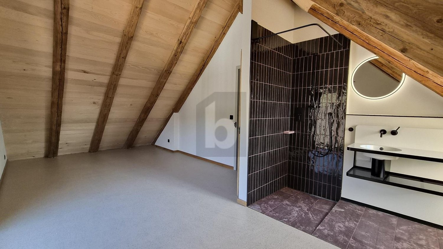 3 rooms roof flat, Foto 2 von 4