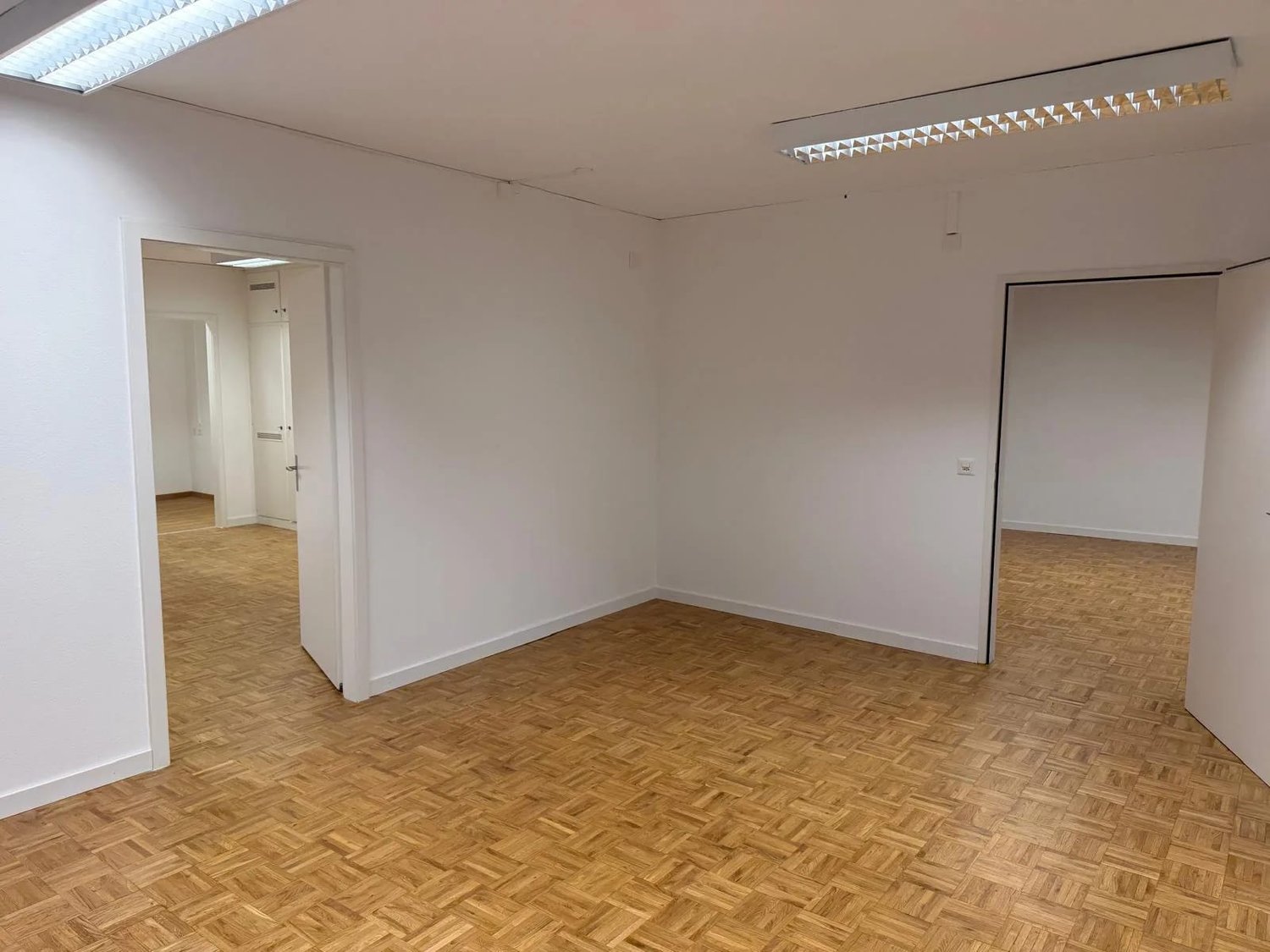 170m² office