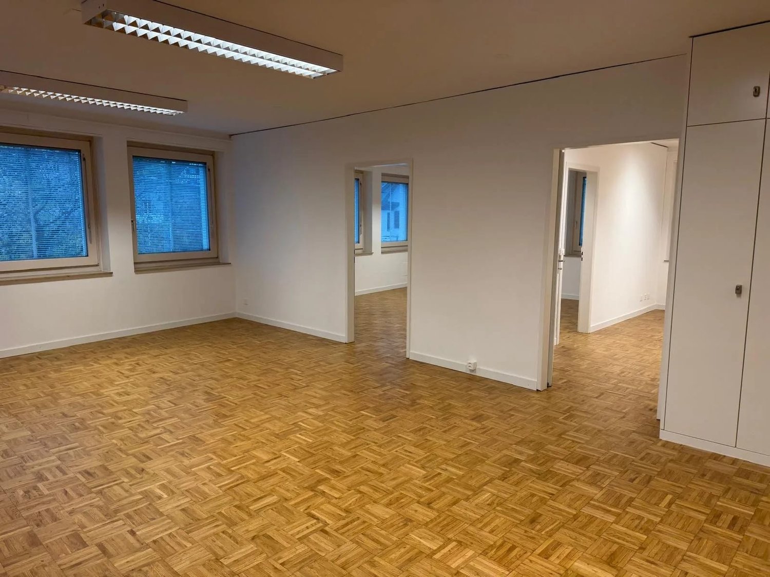 170m² office