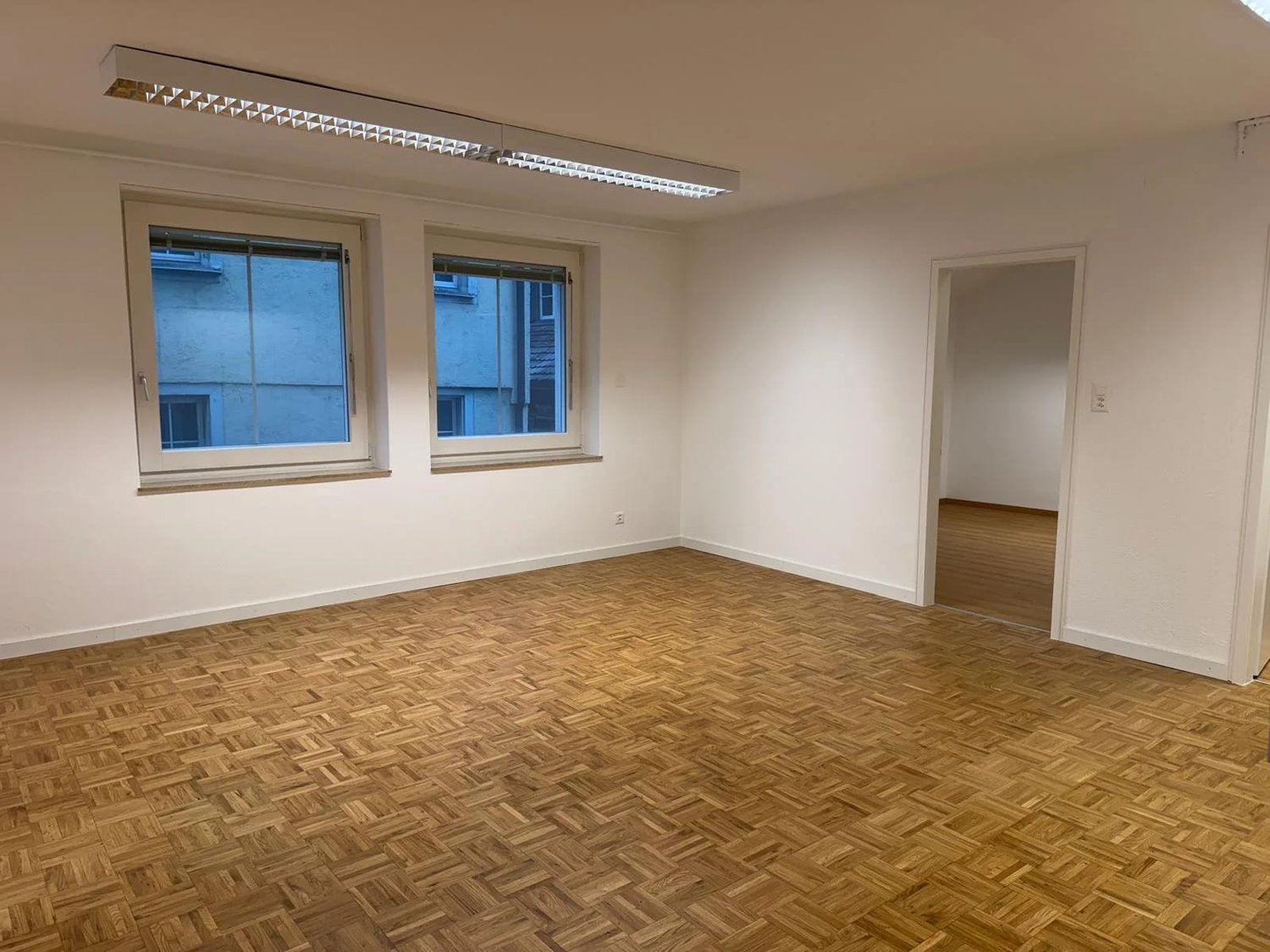 170m² office