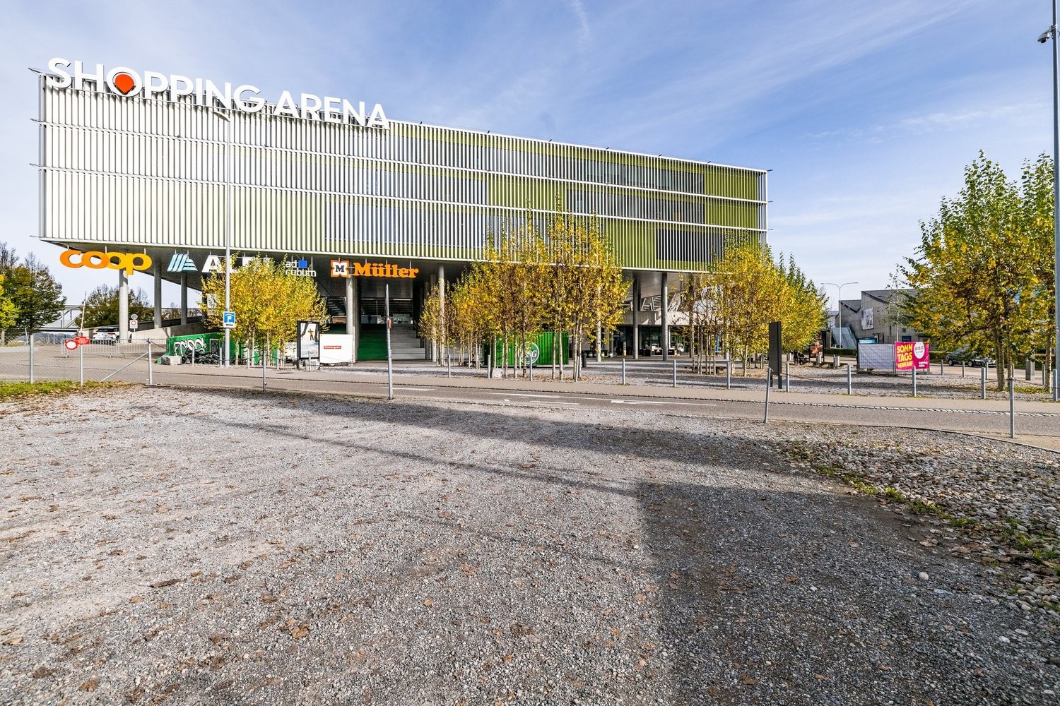 374m² commerciale